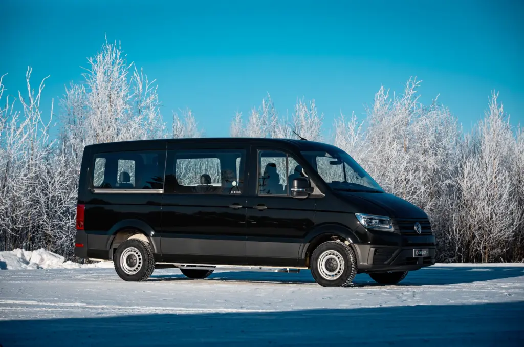 Volkswagen Crafter Kombi talvisessa maisemassa